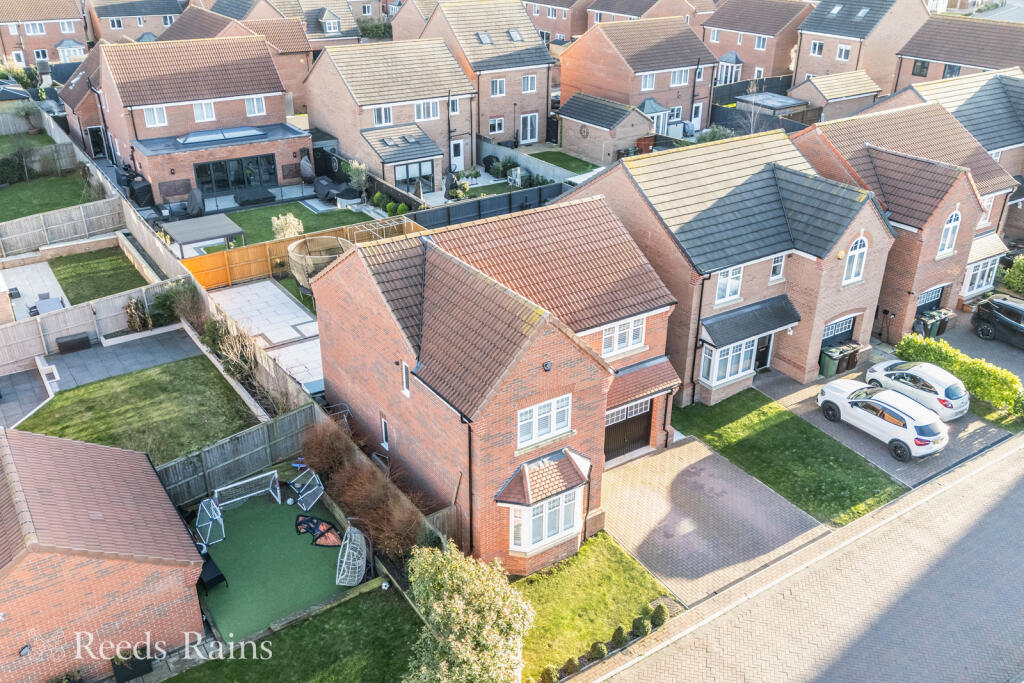 Main image of property: Warren Close, Pontefract, West Yorkshire, WF8