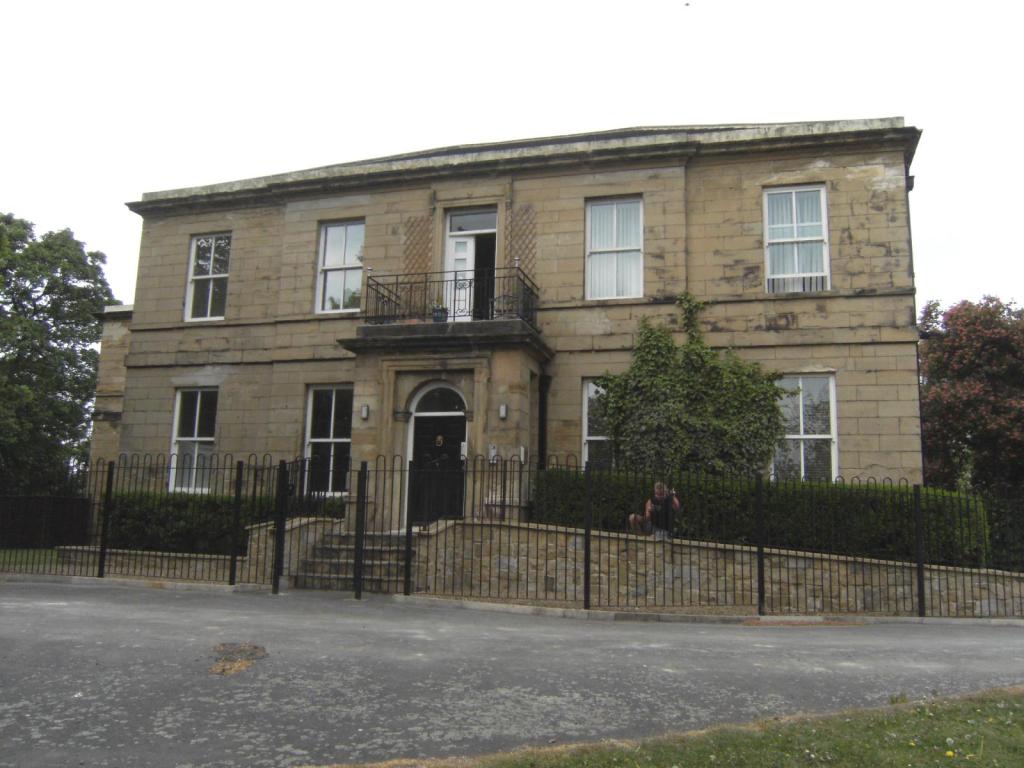 2 bedroom flat for sale in Purston Park Hall Ackworth Road ...