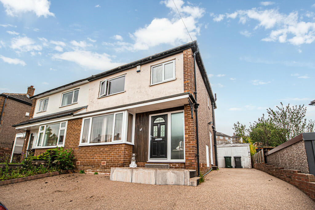 3 bedroom semidetached house for sale in Greenside Drive, Huddersfield