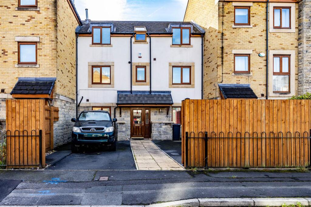 4 bedroom terraced house