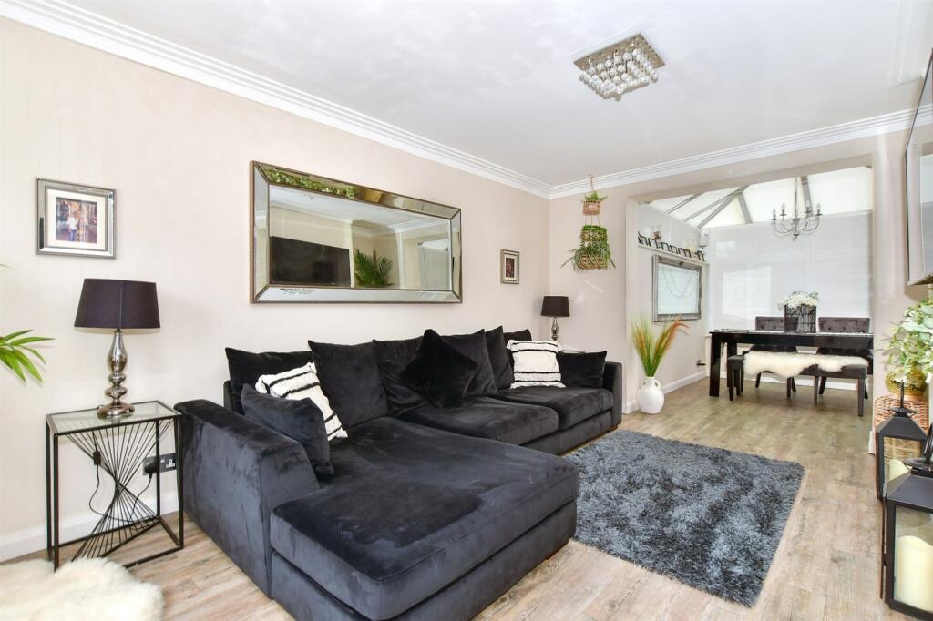 2 bedroom end of terrace house for sale in Great Knightleys, Basildon