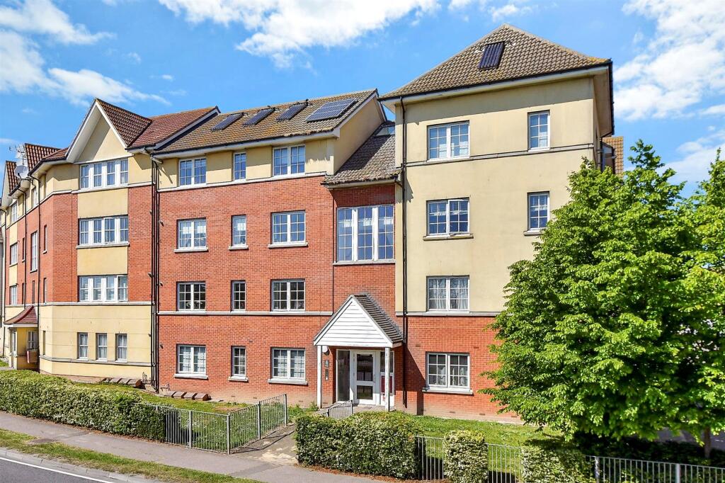 Main image of property: Gainsborough Close, Basildon, Essex