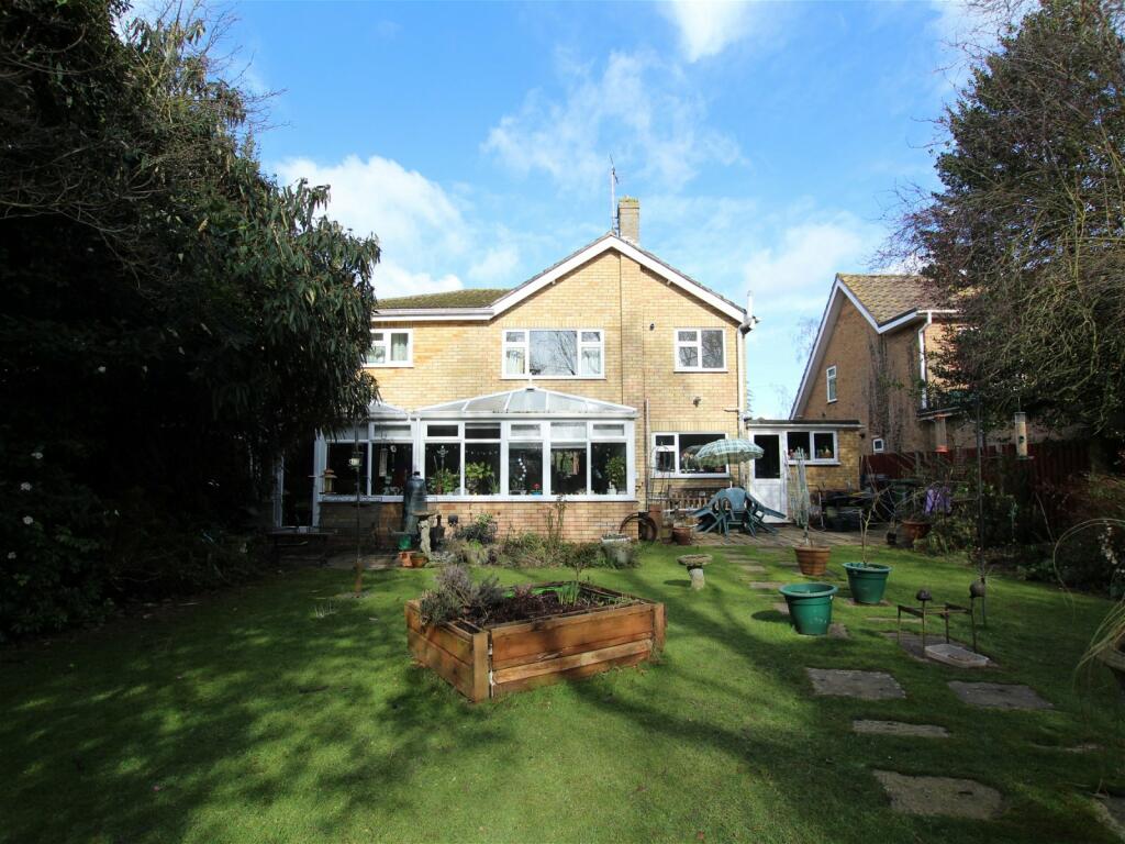 4 bedroom detached house for sale in Westmead Avenue, Wisbech, PE13