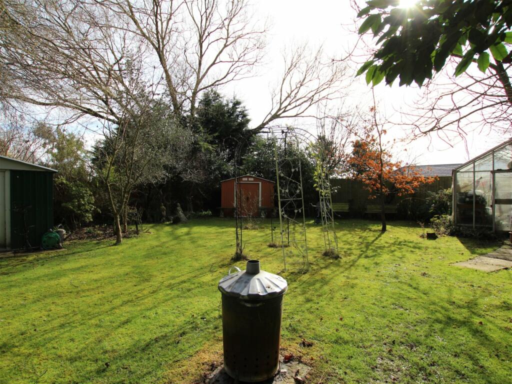 4 bedroom detached house for sale in Westmead Avenue, Wisbech, PE13