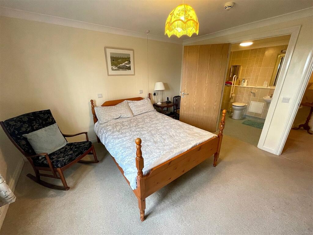 1 bedroom flat for sale in Edina Court, Harecroft Road, Wisbech, PE13
