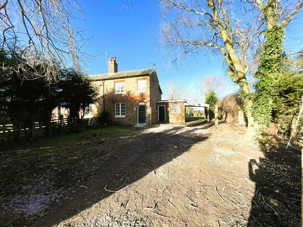 3 bedroom semidetached house for sale in Franks Lane, Newtoninthe