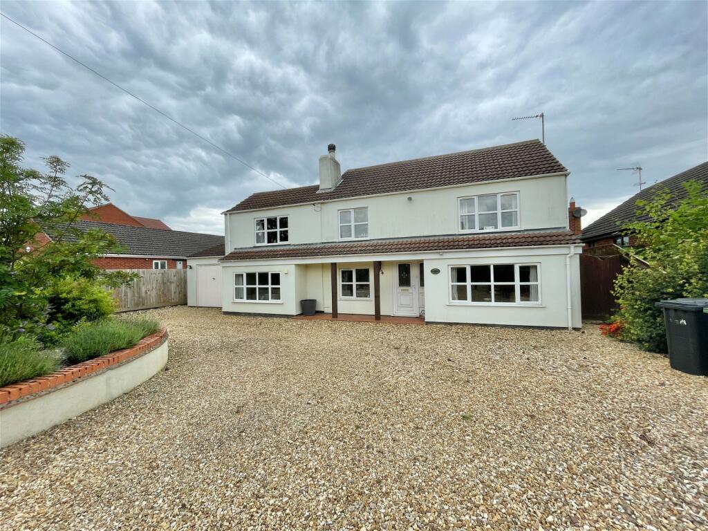 4 bedroom detached house for sale in Basin Road, Outwell, PE14