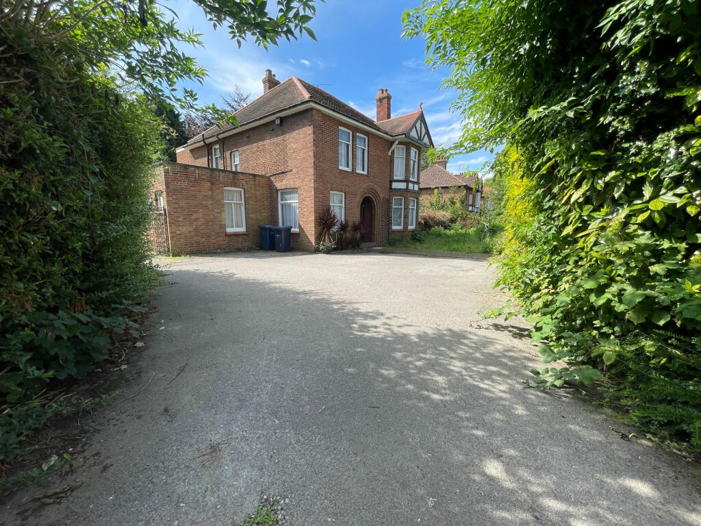 4 bedroom detached house for sale in Kings Walk, Wisbech, PE13