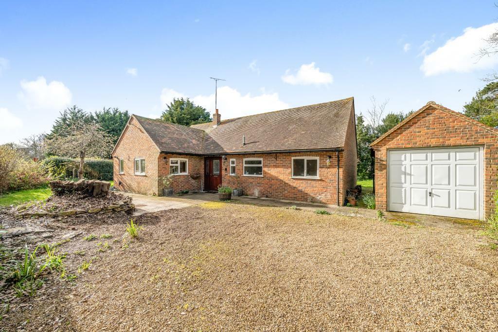 3 bedroom detached bungalow for sale in Clifton Hampden, Oxfordshire, OX14