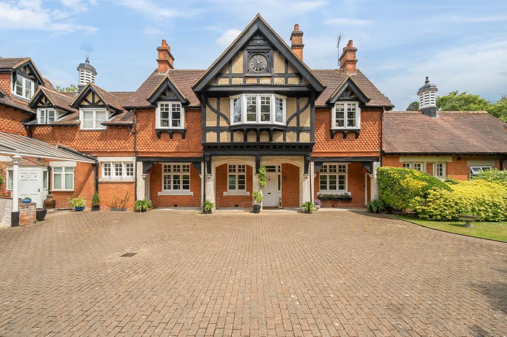 Main image of property: Kings Yard, Ascot, SL5