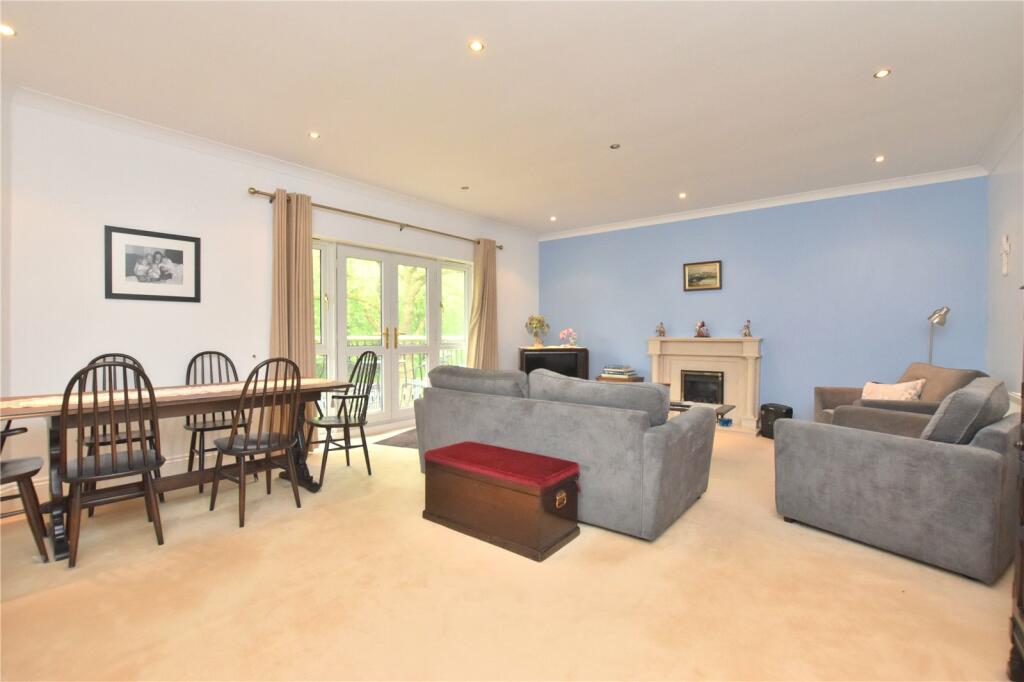 2 bedroom apartment for sale in Mossley Hill Drive, Sefton Park, Merseyside, L17