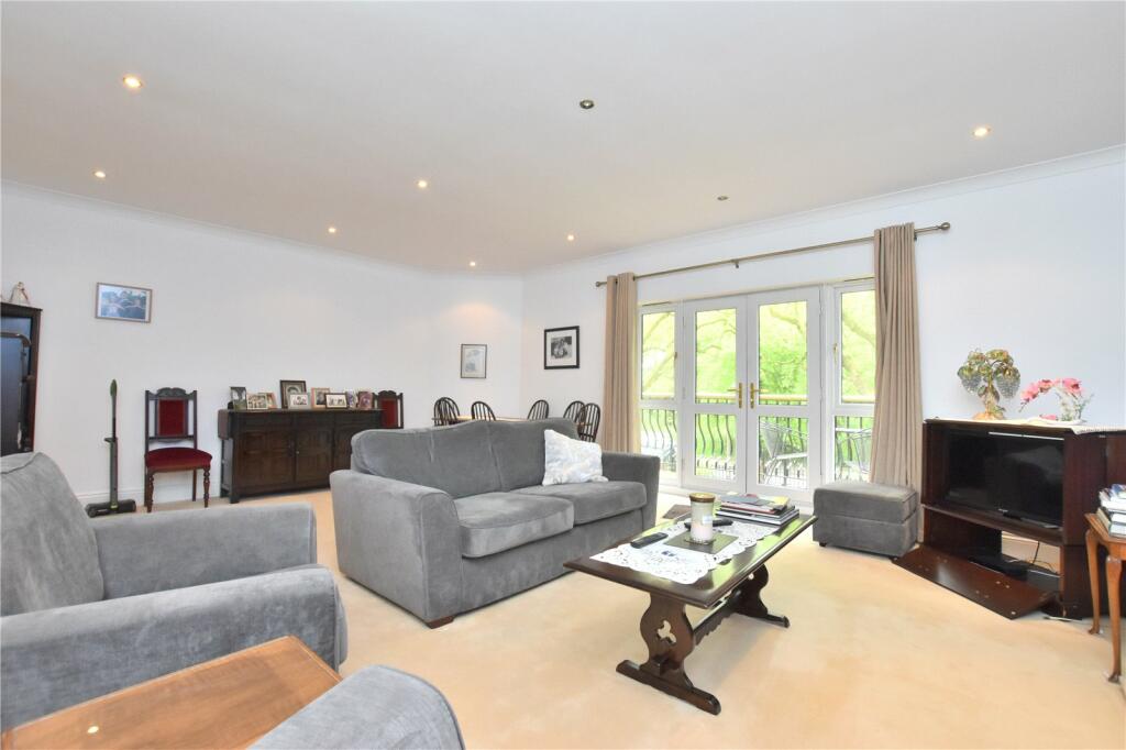 2 bedroom apartment for sale in Mossley Hill Drive, Sefton Park, Merseyside, L17