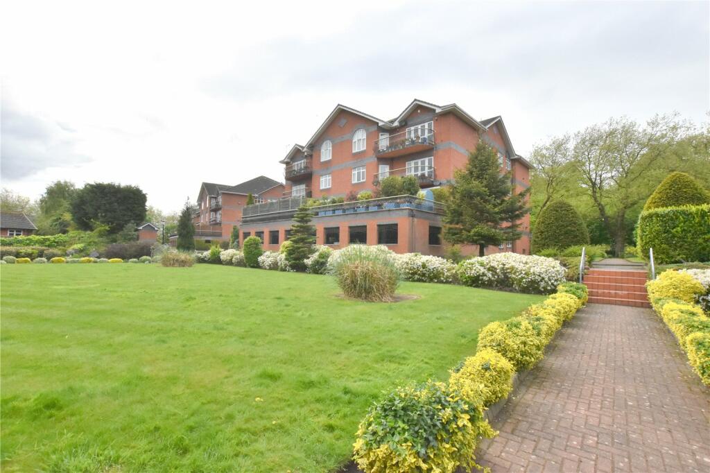 2 bedroom apartment for sale in Mossley Hill Drive, Sefton Park, Merseyside, L17