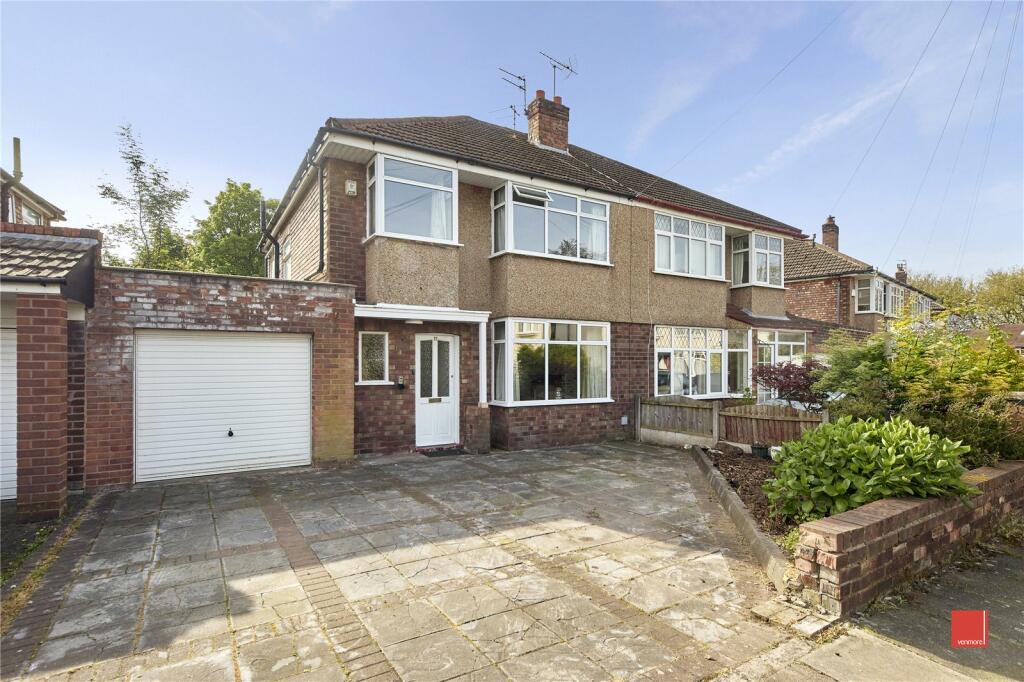 3 bedroom semidetached house for sale in Endfield Park, Grassendale