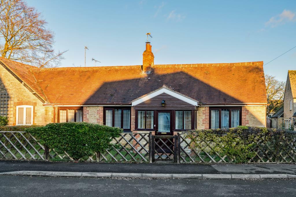 Main image of property: Carterton, Oxfordshire, OX18