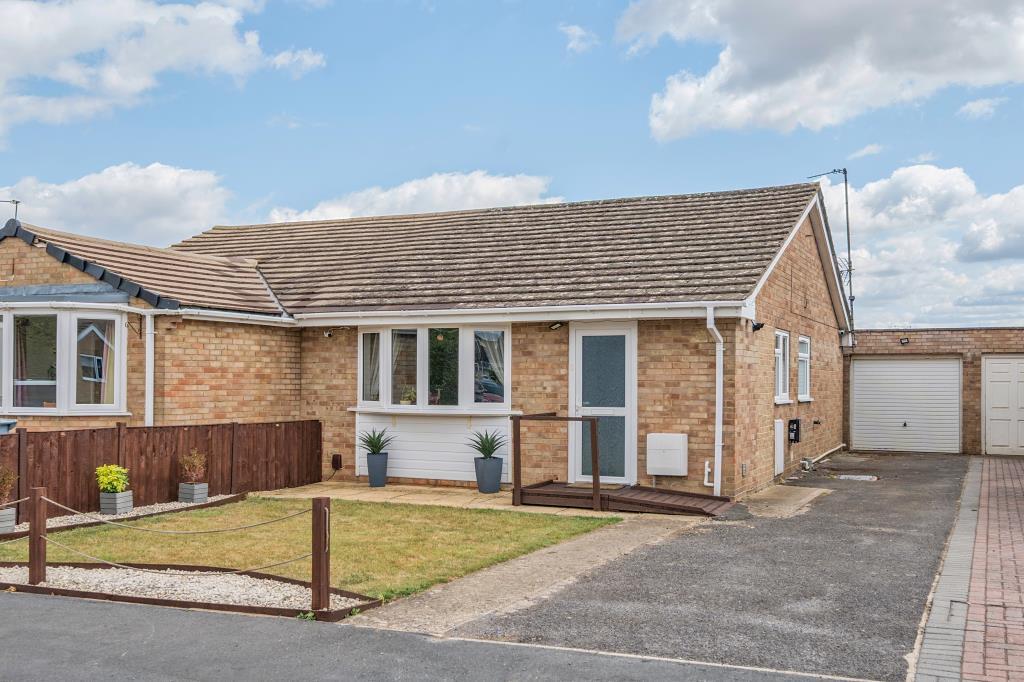 Main image of property: Carterton, Oxfordshire, OX18