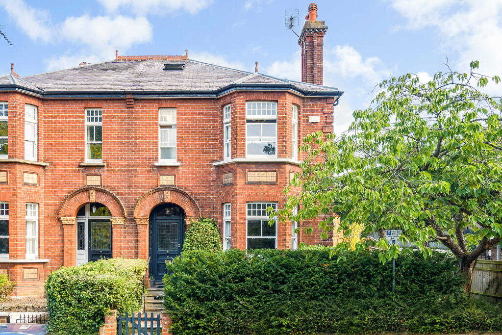 4 bedroom semidetached house for sale in Burgh Heath Road, Epsom, KT17