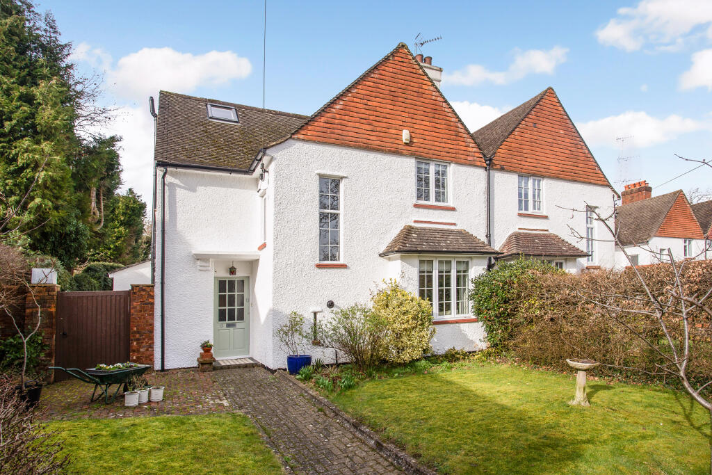 4 bedroom semidetached house for sale in Kingswood Road, Tadworth, KT20