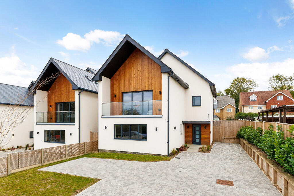 Main image of property: The Furlongs, Tadworth, KT20