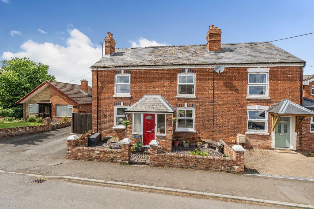 4 bedroom semidetached house for sale in Credenhill, Herefordshire, HR4