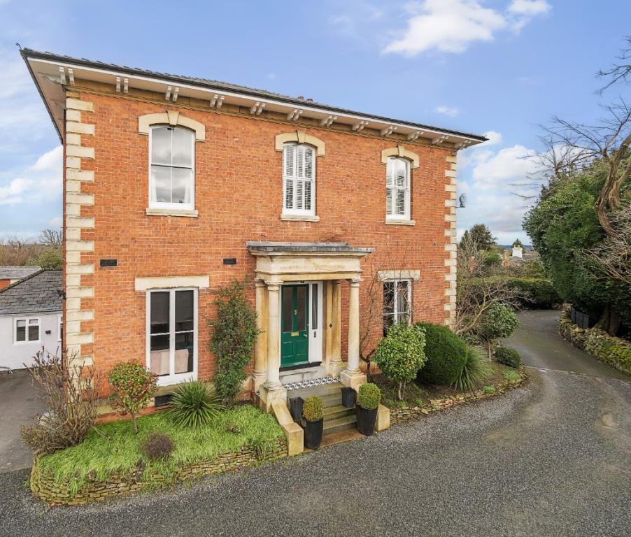 Main image of property: Hereford, Herefordshire, HR4