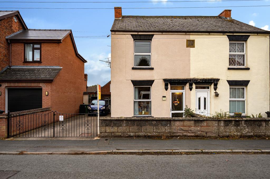 5 bedroom semi-detached house