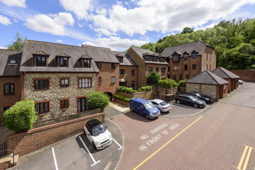Main image of property: High Wycombe, Buckinghamshire, HP11