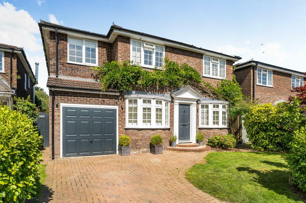 5 bedroom detached house for sale in Windlesham, Surrey, GU20