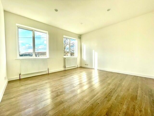 2 bedroom apartment for rent in Woodford Green, IG8