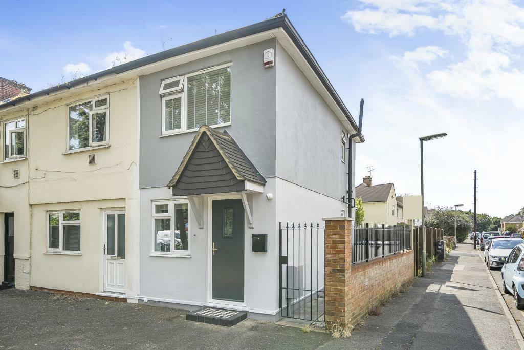 1 bedroom terraced house for sale in SunburyonThames, Surrey, TW16