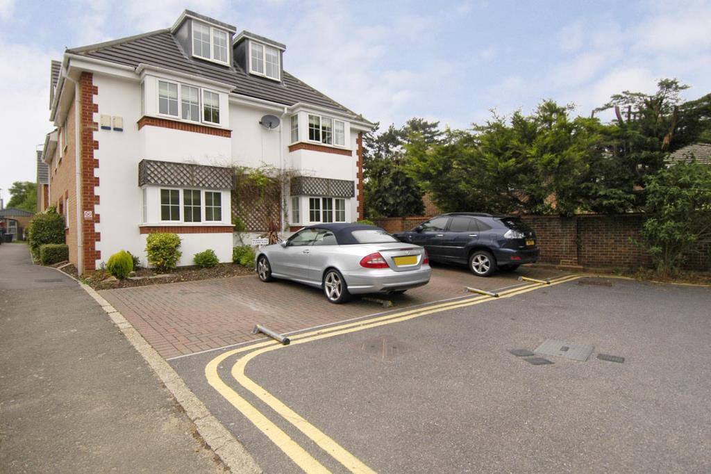 Main image of property: Sunningdale, Berkshire, SL5