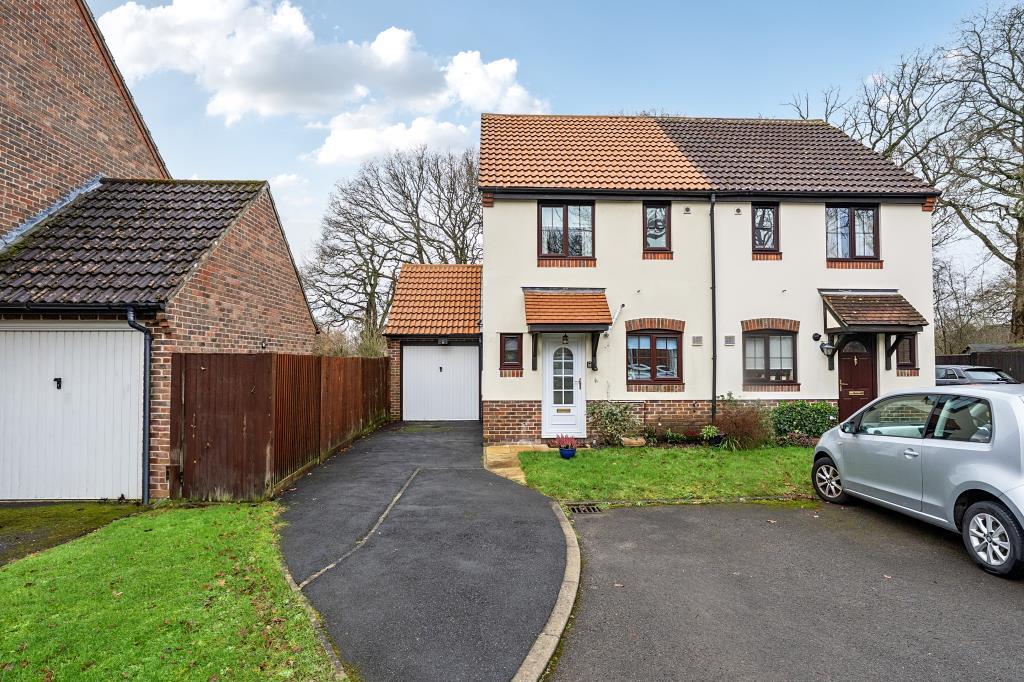 Main image of property: Larkspur Gardens, Thatcham, RG18