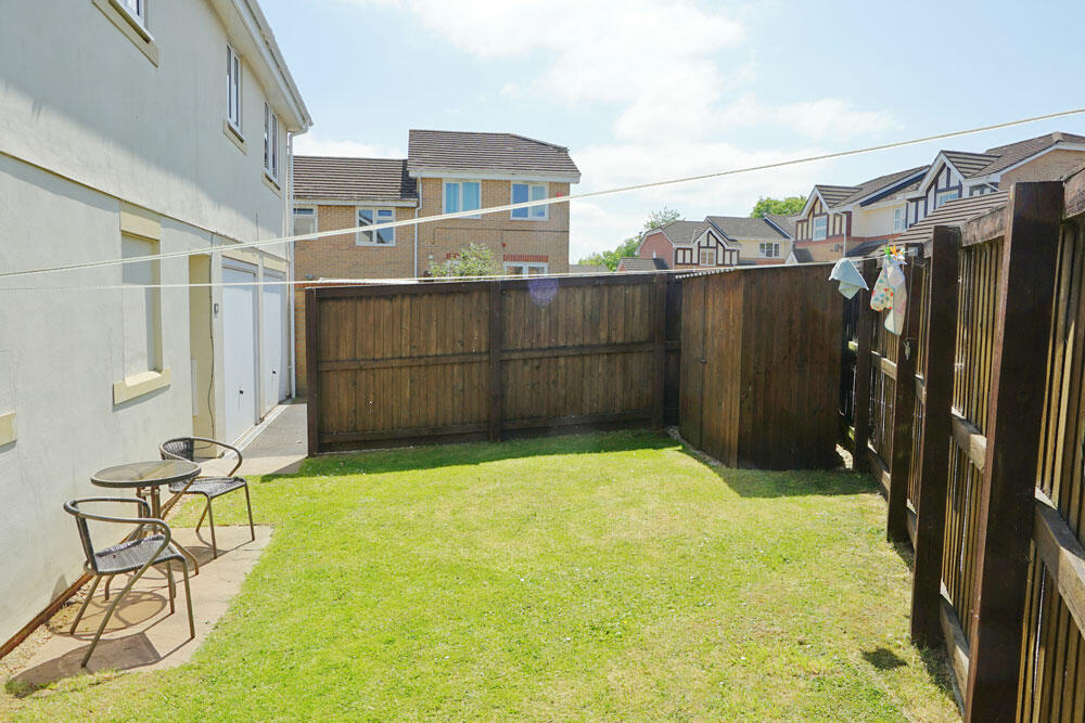 2 bedroom detached house for sale in Cullompton, Detached coach house