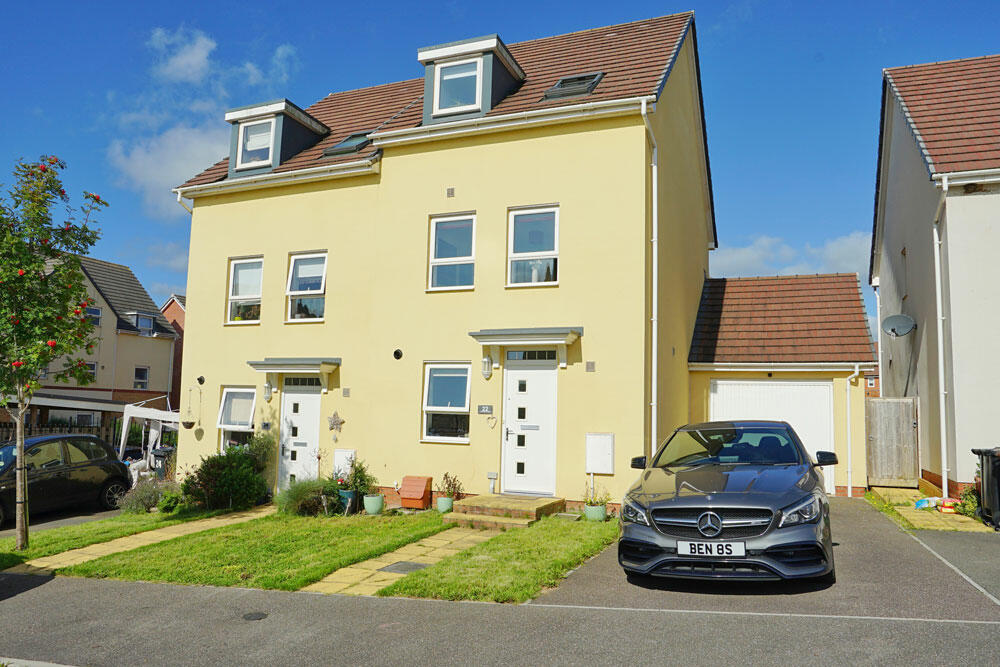 Main image of property: Longwool Run, 3 big bedrooms, lovely interior