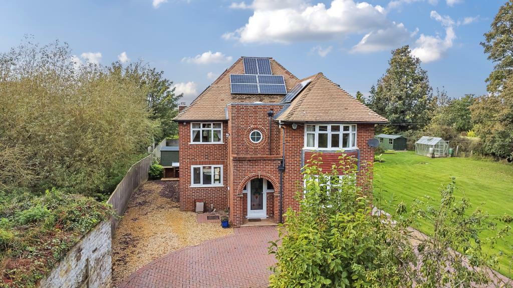 4 bedroom detached house for sale in Eynsham Road, Sutton, OX29