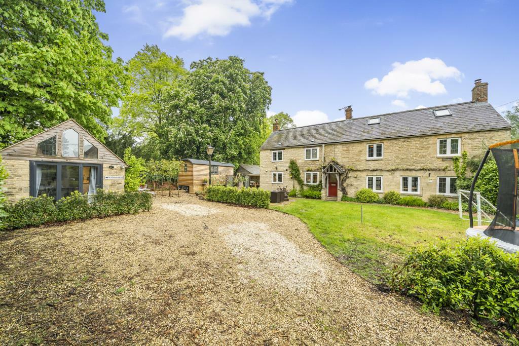 5 bedroom cottage for sale in Wroslyn Road, Freeland, OX29