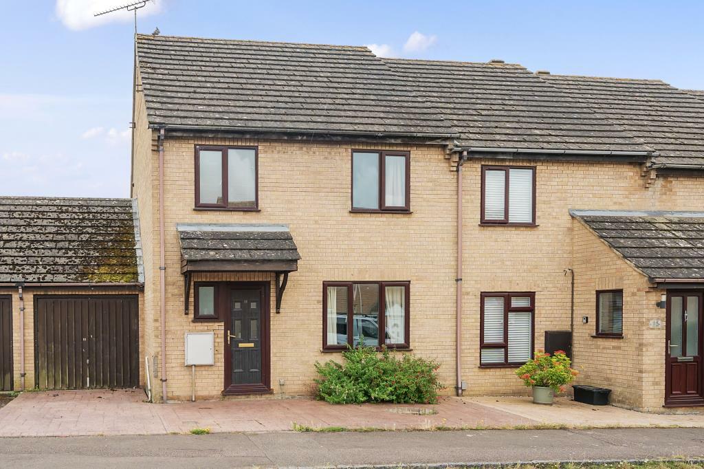 3 bedroom end of terrace house for sale in Witney, Oxfordshire, OX28