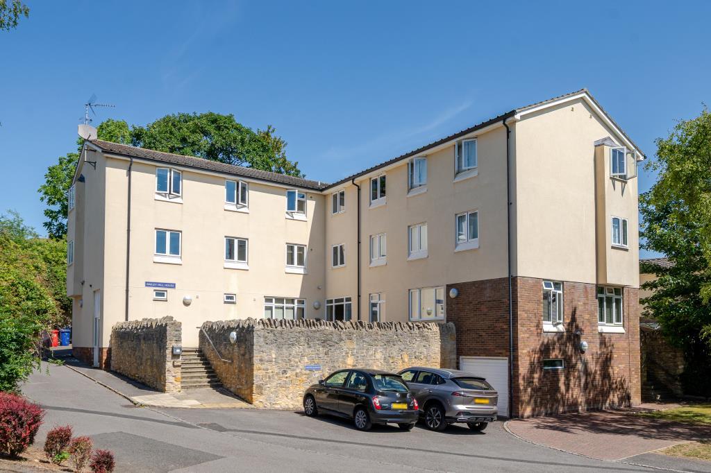 Main image of property: Moorland Close, Witney, OX28