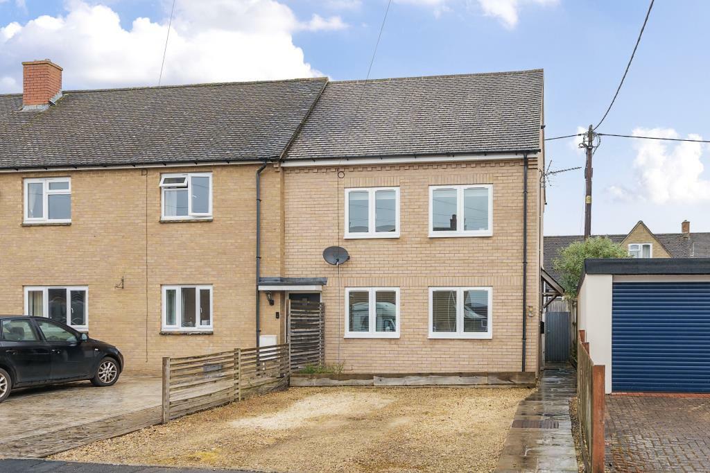 3 bedroom end of terrace house for sale in Middle Barton, Oxfordshire, OX7