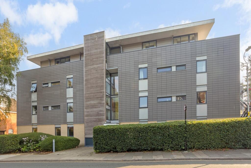 Main image of property: Manor Road Newsom Place AL1