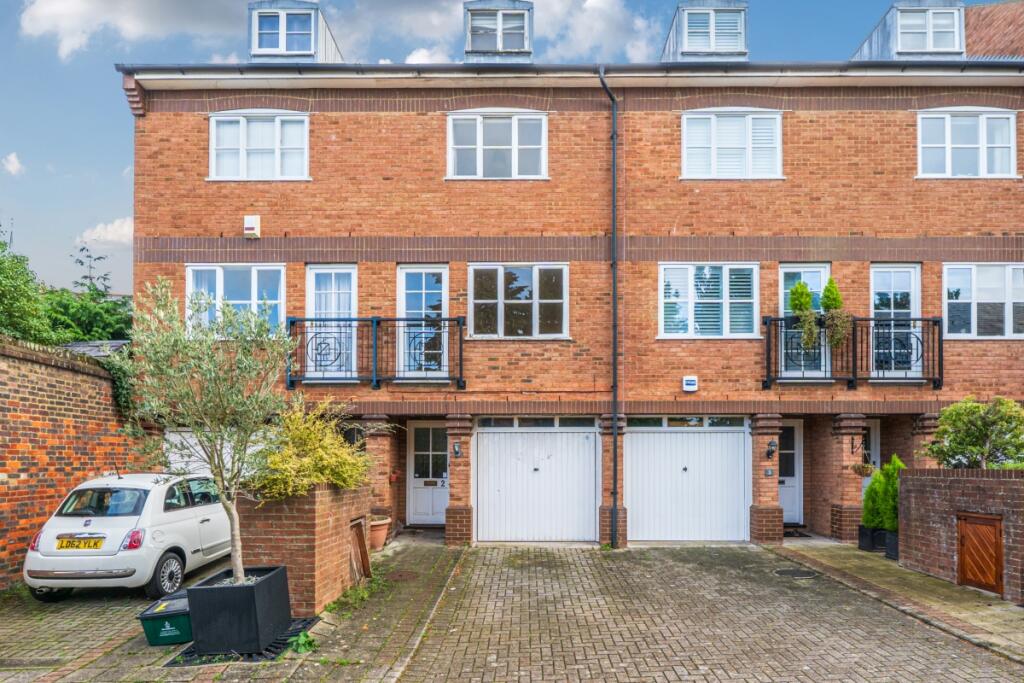 Main image of property: Bowes Lyon Mews, St. Albans, AL3