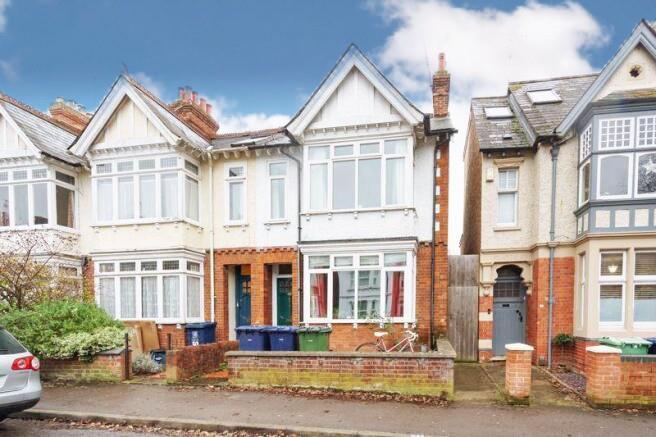 Main image of property: HMO READY FOR 3 SHARERS, DIVINITY ROAD, OX4
