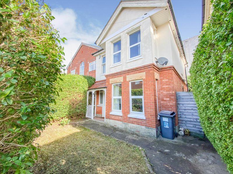 4 bedroom detached house for rent in Winton, Bournemouth, BH9