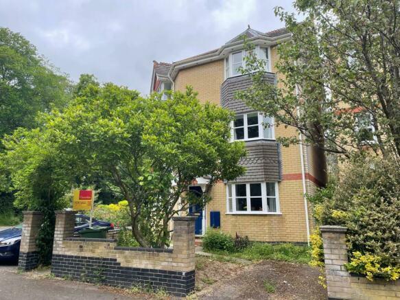 Main image of property: Demesne Furze, Headington, OX3