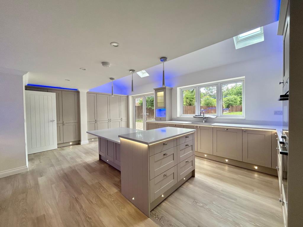 Main image of property: Bath Road, Knowl Hill, RG10