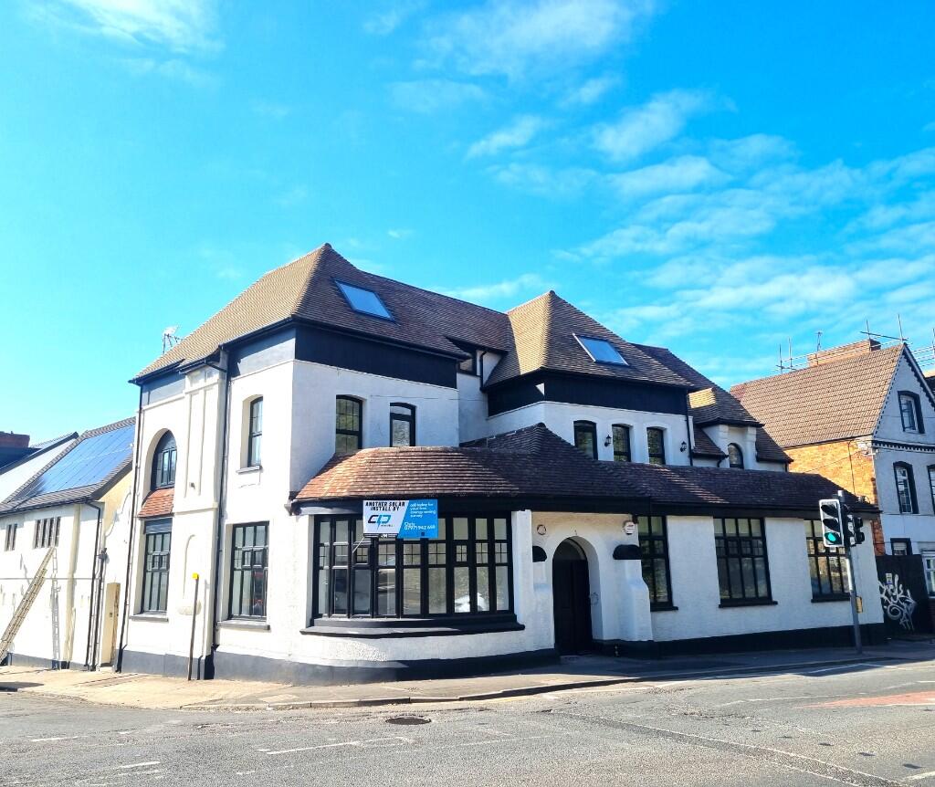 Main image of property: The Station Hotel, 162 Windsor Road, Penarth, CF64 1JG