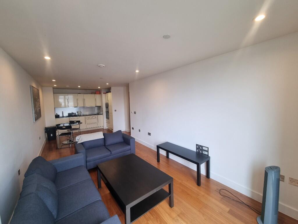 Main image of property: The Hayes, Cardiff CF10 1BL