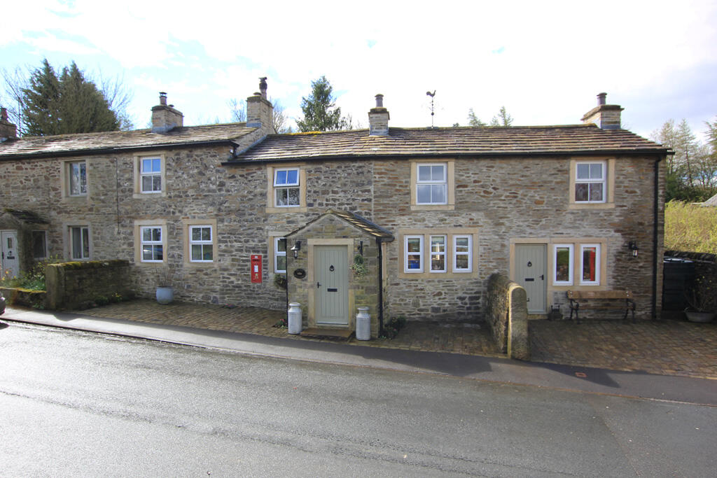 5 bedroom semidetached house for sale in The Old Post Office