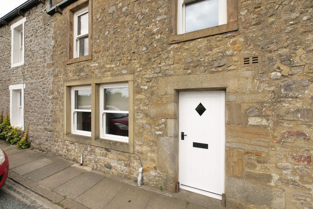 2 bedroom cottage for sale in 9 Marton Road, Gargrave, , BD23