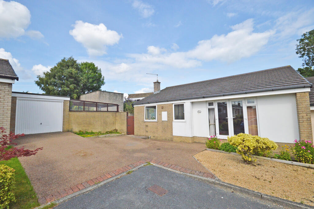 3 bedroom semidetached bungalow for sale in 34 Moorview Way, Skipton